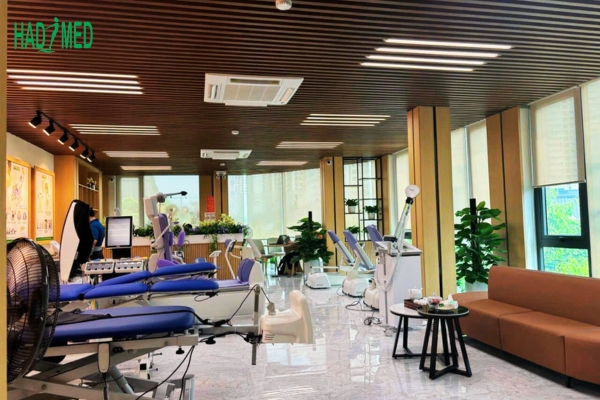 Không gian tại showroom thoáng, tiên tiến 