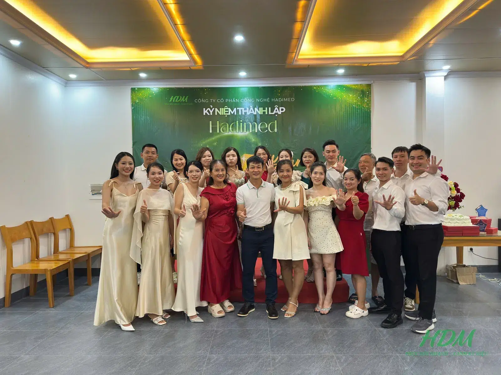 Tập thể Hadimed tại sự kiện kỷ niệm 15 năm thành lập